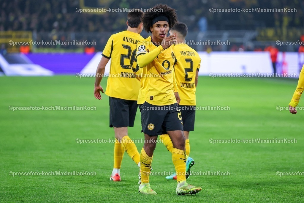 UCL25112501097 | 25.11.2025, Fußball, UEFA Champions League, Borussia Dortmund - FC Villarreal, BVB Stadion, 5. Spieltag, Saison 2025 2026: Torjubel nach dem Tor zum 3:0 durch Torschütze Karim Adeyemi&nbsp;(BVB #27)    Regulations prohibit any use of photographs as image sequences and or quasi-video.
