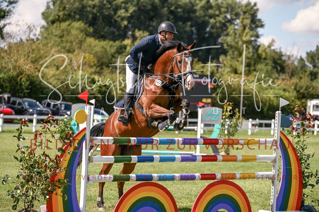 Schugtsche-Düren.2024-09.Springprf.L-163 | Schugtsche Fotografie - Realisiert mit Pictrs.com