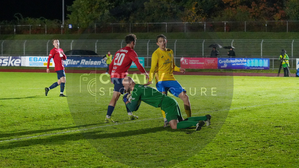 Fußball, Herren, Saison 2025/2026, Regionalliga Nordost, 12. Spieltag, FC Eilenburg vs. FSV 63 Luckenwalde, Freitag 17.10.2025, Ilburgstadion Eilenburg, | Fußball, Herren, Saison 2025/2026, Regionalliga Nordost, 12. Spieltag, FC Eilenburg vs. FSV 63 Luckenwalde, Freitag 17.10.2025, Ilburgstadion Eilenburg, Im Bild: Jakob Piles (Eilenburg) - Realisiert mit Pictrs.com