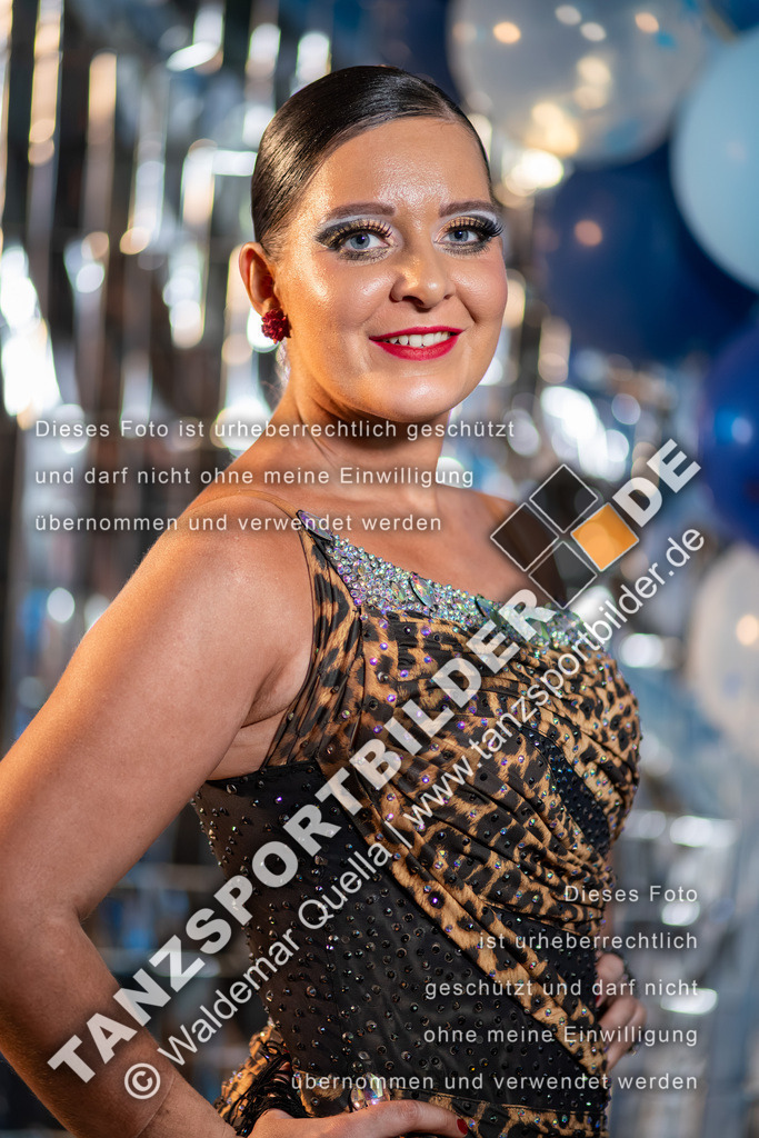 20260322-02552 | Hier finden Sie Tanz Bilder vom Latein und Standard Formationen tanzen. Sportbilder vom Tanzsport. Schöne Fotos und von Weltmeisterschaft, Europameisterschaft, Bundesliga, Regionalliga, Oberliga und Landesliga sowie von GOC Stuttgart, DanceComp, WM Bremen