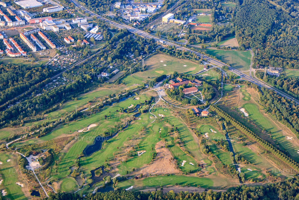 Luftbild: Golfplatz Hofgut Scheibenhardt im Ortsteil Beiertheim-Bulach in Karlsruhe im Bundesland Baden-Württemberg in Deutschland. Foto: IMG_53195.jpg vom 09.09.2012 durch Werner Riehm/FLY-FOTO.deAuflösung des Originals: 4752 x 3168 pxWWW.HOFGUT-SCHEIBENHARDT.DE