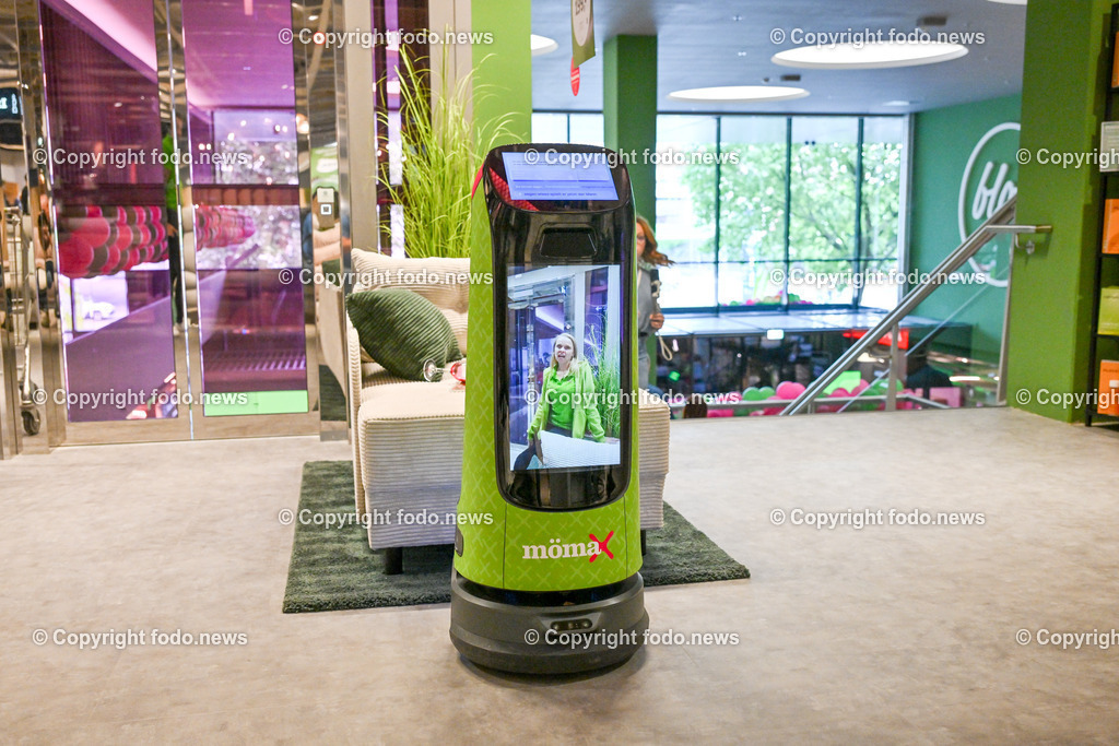 Eroeffnung Moemax Linz_ 15.05.2024-9 | 15.05.2024, Linz, AUT, Eroeffnung Moemax, im Bild Roboter