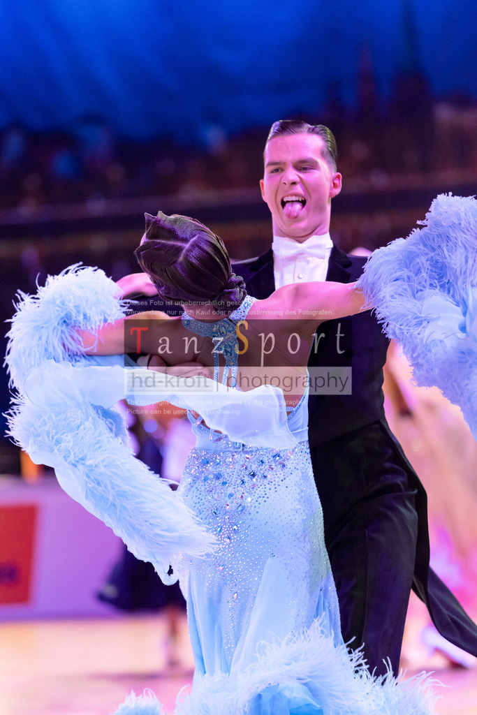 20241215_WDSF_Open_Youth_Std-Riga-9729 | Tanzsportbilder, Standardtanz, Lateintanz, WDSF, DTV, LTVB, dancecomp, goc, hessen tanzt, blaues band der spree, walzer, tango, wiener walzer, slowfox, quickstepp, samba, rumba, cha-cha-cha, paso doble. jive, hd-kroft photography, turniertanzsport