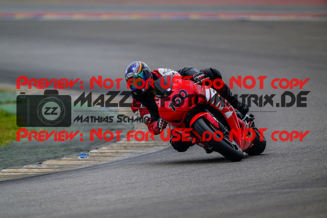 MaZZes_Fotomatrix_20240923_6007705_7936 | WEISS