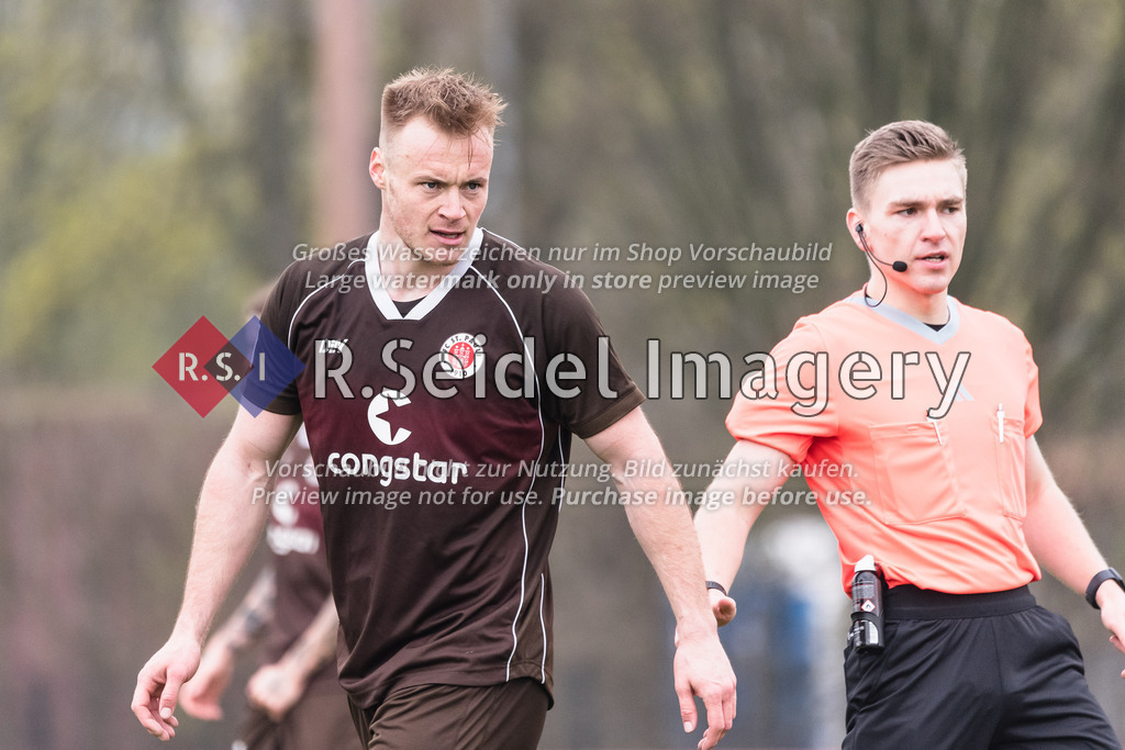 RS-1-035358 | Johann Magnus Kilian Ludwig von Knebel Doeberitz (#17, FCSP), Christoph Kluge (Schiedsrichter)
