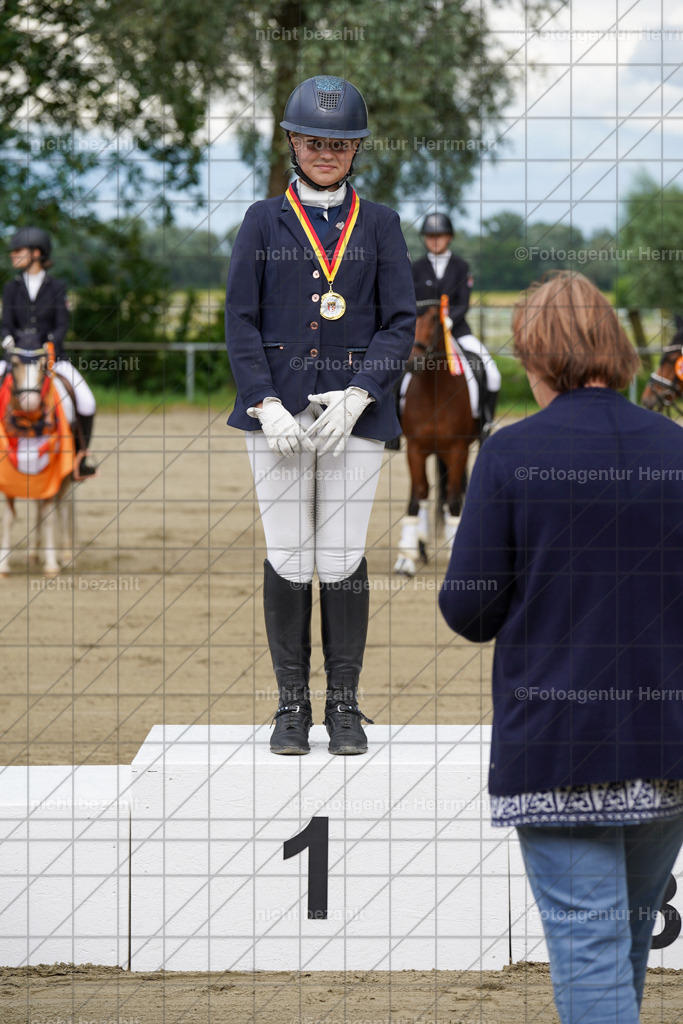 20240630-FAH02513 | Turnierbilder Schwabmünchen, Dressurbilder, Springreitturnier, Reitsportbilder, Turnierfotografen Bayern, Turnierfotograf