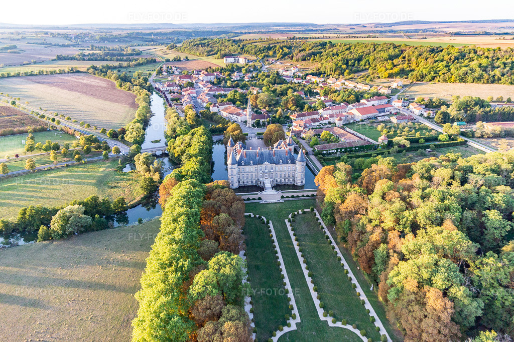 Luftbild: Chateau de Haroué in Haroué im Bundesland Meurthe-et-Moselle in Frankreich. Foto: IMG_117925.jpg vom 14.09.2019 durch Werner Riehm/FLY-FOTO.de