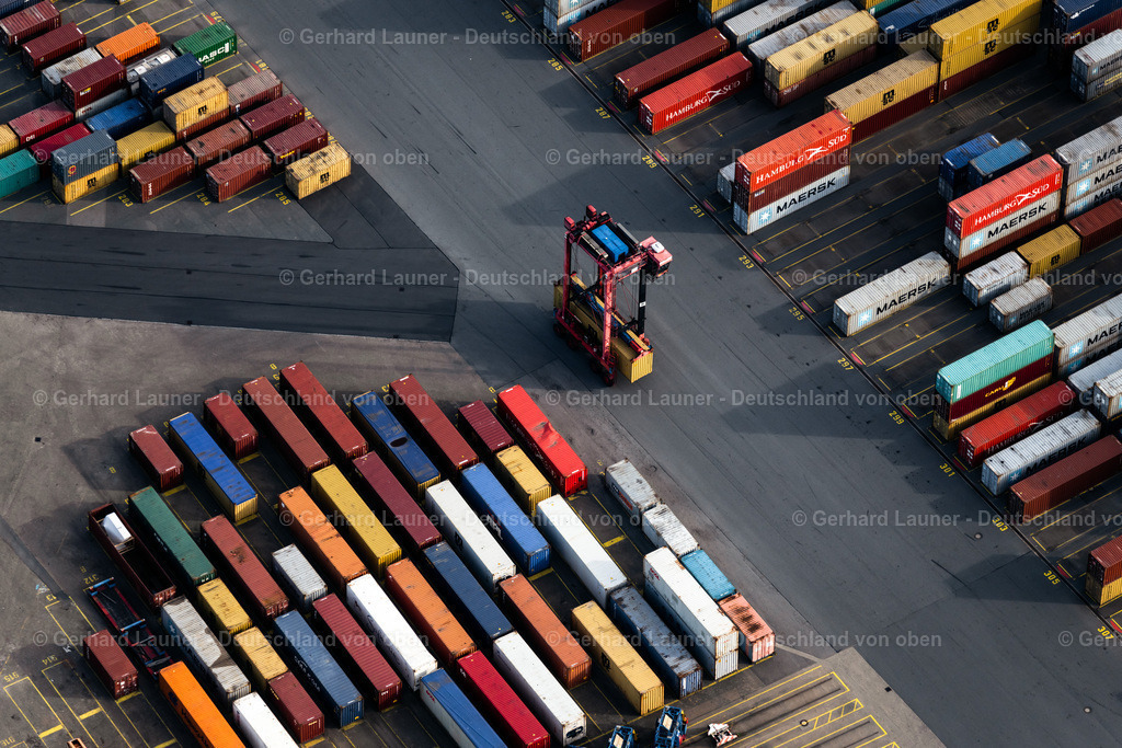 4030649 | BREMERHAVEN 01.06.2020 Containerterminal im Containerhafen des Überseehafen Am Nordhafen in Bremerhaven im Bundesland Bremen. // Container Terminal in the port of the international port Am Nordhafen in Bremerhaven in the state Bremen. Foto: Gerhard Launer