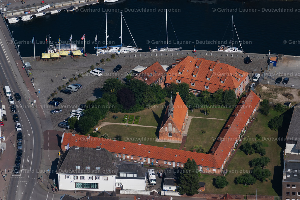 4038114 | NEUSTADT IN HOLSTEIN 07.08.2020 Kirchengebäude " Kirche des Hospitals zum Heiligen Geist Neustadt in Holstein " im Ortsteil Neustadt in Neustadt in Holstein im Bundesland Schleswig-Holstein, Deutschland. // Church building " Kirche of Hospitals zum Heiligen Geist Neustadt in Holstein " in the district Neustadt in Neustadt in Holstein in the state Schleswig-Holstein, Germany. Foto: Gerhard Launer