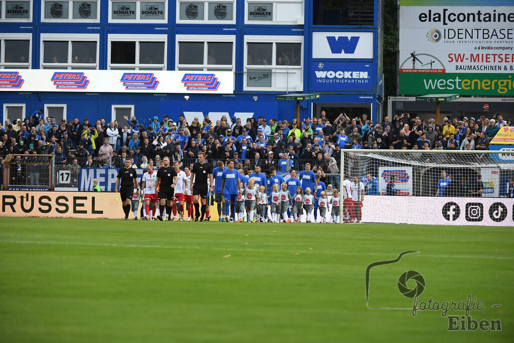 SV Meppen-VfB Lübeck | Herren Regionalliga Nord; SV Meppen (blau)-VfB Lübeck (weiß) am 01.08.2025 in Meppen (Hänsch-Arena), Photo: Philip Eiben 2025 - Realisiert mit Pictrs.com