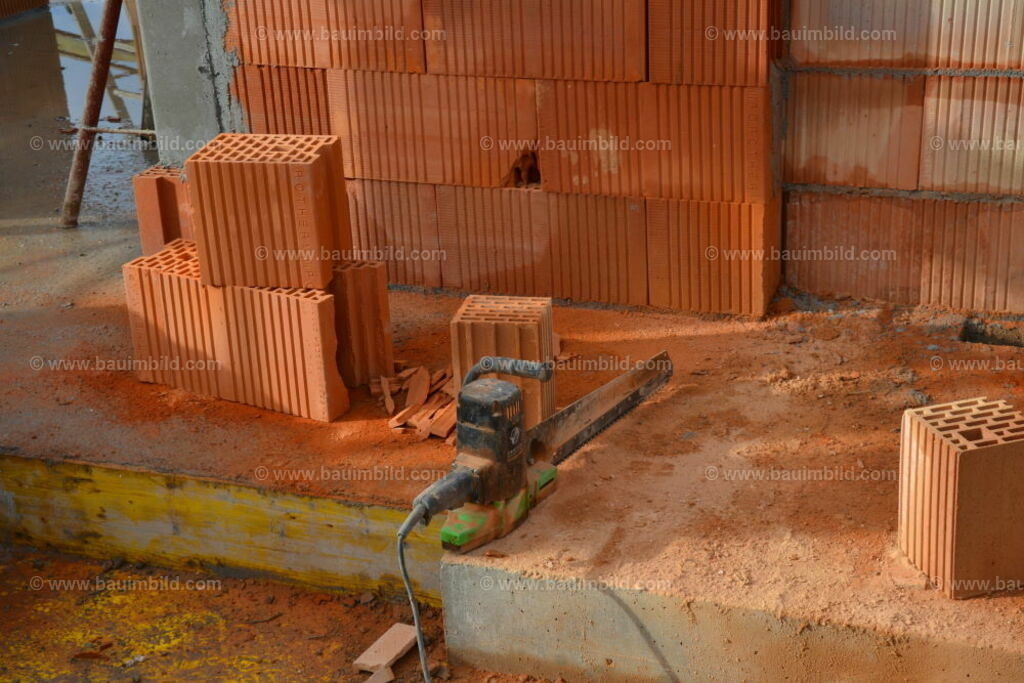 bib-lg07-mauerarbeiten-0169 | Nach LV-Leistungsgruppen sortierte Detailfotos über den Bau eines Hauses. Alle Hausbau-Bilder direkt vom Urheber und Autor der Website Haus-Selber-Bauen.com