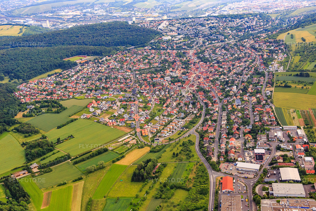 Luftbild: Heidelberger Straße in Höchberg im Bundesland Bayern in Deutschland. Foto: IMG_089782.jpg vom 11.06.2016 durch Werner Riehm/FLY-FOTO.de