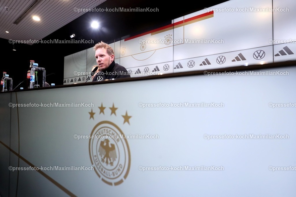 DFB22032501084 | 22.03.2025, Fußball, Abschlusstraining und Pressekonferenz vor dem Nations League  Viertelfinale Deutschland - Italien, Signal Iduna Park, Saison 2024 2025: Bundestrainer Julian Nagelsmann (GER) DFB regulations prohibit any use of photographs as image sequences and or quasi-video.