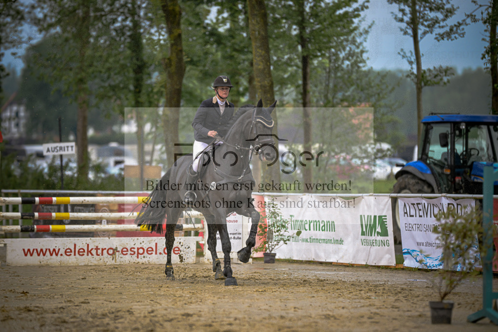 20240505-DOS_7603 | Entdecke hochwertige Reitturnierfotos von Foto Oger. Professionell, emotional und authentisch – jetzt Lieblingsmomente im Shop bestellen.Deutschlandweite Turnierfotografie. - Realisiert mit Pictrs.com