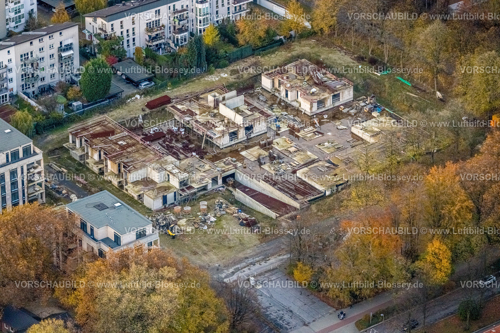 Gelsenkirchen231103272 | Luftbild, Baustelle und Neubau für Mehrfamilienhäuser an der Goldbergstraße, umgeben von herbstlichen Laubbäumen, Buer, Gelsenkirchen, Ruhrgebiet, Nordrhein-Westfalen, Deutschland