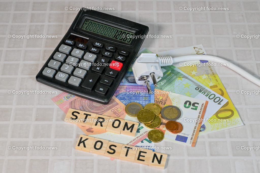 Stromkosten_ 28.11.2024-4 | 28.11.2024, Linz, AUT, Stromkosten, im Bild Strom, Geld, Euro, Muenzen, Energiekosten, Abrechnung, Ausgaben, Banknote, Bargeld, Belastung, Einsparung, Energie, Energiekrise,Preise, Geldschein, Haushaltskosten, Kostenexplosion, Nebenkosten, Preisentwicklung, Preissteigerung, Schulden