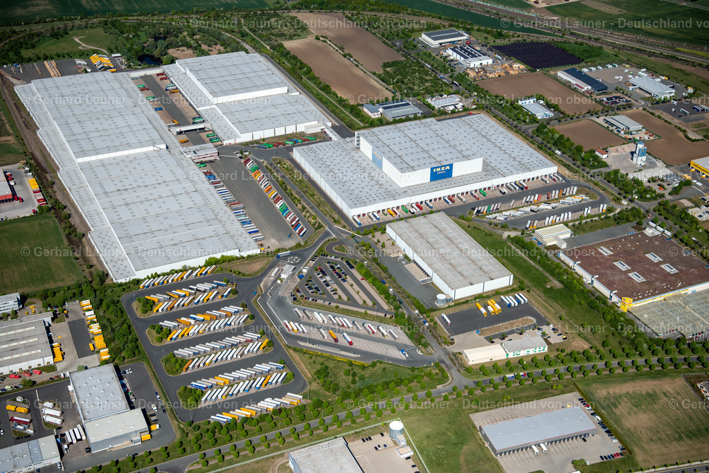 4026495 | ERFURT 07.05.2020 Gebäudekomplex und Logistikzentrum auf dem Gelände des IKEA Zentrallagers In der Langen Else im Ortsteil Büßleben in Erfurt im Bundesland Thüringen, Deutschland. // Building complex and distribution center on the site of IKEA Zentrallagers In of Langen Else in the district Buessleben in Erfurt in the state Thuringia, Germany. Foto: Gerhard Launer