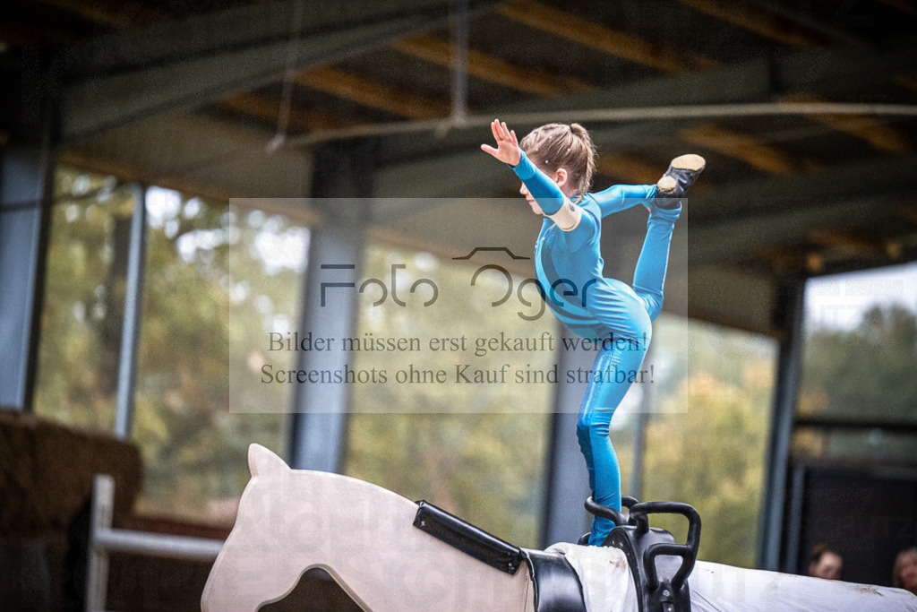 DOS_0308 | Entdecke hochwertige Reitturnierfotos von Foto Oger. Professionell, emotional und authentisch – jetzt Lieblingsmomente im Shop bestellen.Deutschlandweite Turnierfotografie. - Realisiert mit Pictrs.com