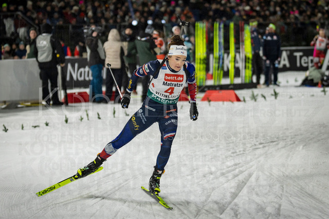 bett1.de WTC Biathlon auf Schalke, 28.12.2025 | Lou Jeanmonnot (Team Frankreich) bei der World Team Challenge (bett1.de WTC Biathlon auf Schalke) am 28.12.2025 in der Veltins-Arena in Gelsenkirchen (Deutschland). 