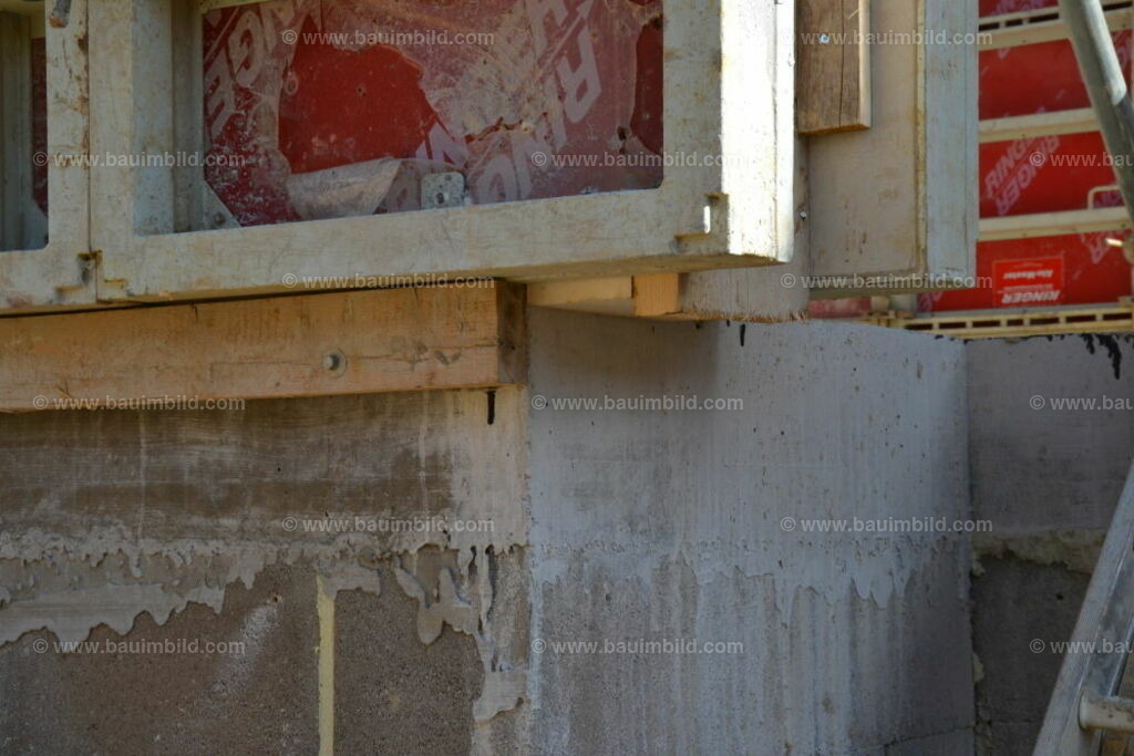 bib-lg04-betonarbeiten-0625 | Nach LV-Leistungsgruppen sortierte Detailfotos über den Bau eines Hauses. Alle Hausbau-Bilder direkt vom Urheber und Autor der Website Haus-Selber-Bauen.com