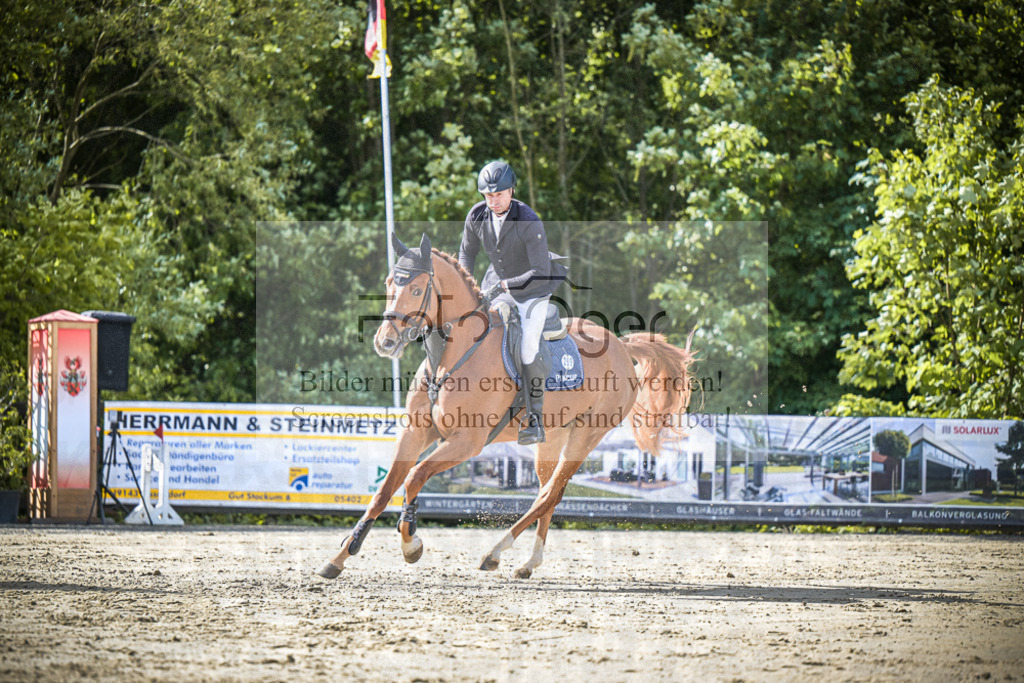 DOS_7967 | Entdecke hochwertige Reitturnierfotos von Foto Oger. Professionell, emotional und authentisch – jetzt Lieblingsmomente im Shop bestellen.Deutschlandweite Turnierfotografie. - Realisiert mit Pictrs.com