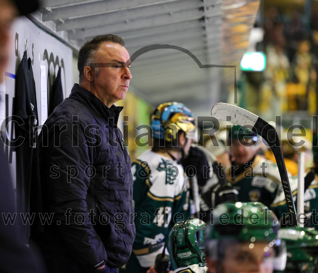2026-02-27_075_TSV_Erding_gegen_EV_Fuessen | Erding, Deutschland, 27.02.2026:Eishockey, Oberliga Süd 2025 / 2026, 51. Spieltag, TSV Erding gegen EV Füssen, Endergebnis: 2:4Teamchef Thomas Daffner (Erding Gladiators)Foto: Christian Riedel / fotografie-riedel.net