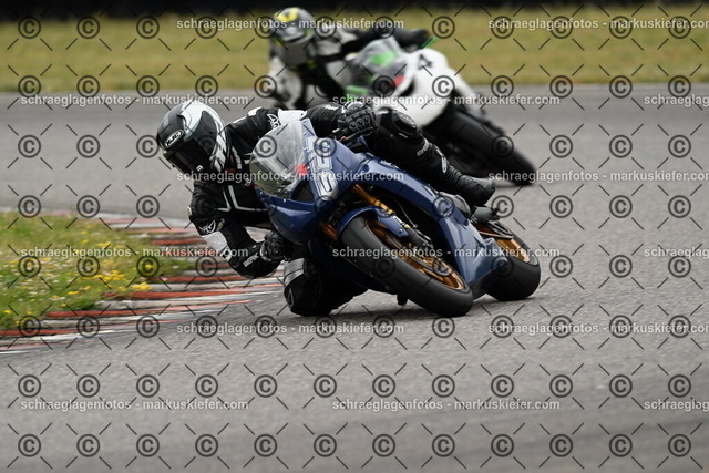 25bt02-1483 | markuskiefer.com - Realisiert mit Pictrs.com