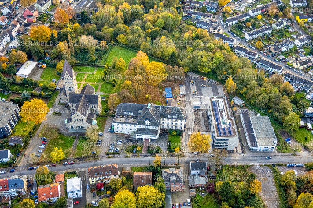Bochum231102196 | Luftbild, St. Maria-Hilf-Krankenhaus und Klinik, herbstliche Laubbäume, St. Elisabeth Kirche, Bergen, Bochum, Ruhrgebiet, Nordrhein-Westfalen, Deutschland
