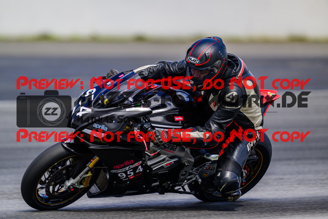 MaZZes_FotoMatrix_240615_6007705_9402 | GELB