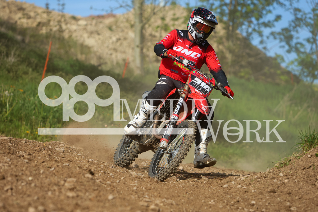 5E6A8215 | 989 MEDIAWORK