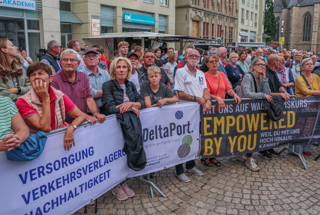 top-top.de-250828-322 | Foto, Video, Fotografie, Videografie, Fotobox, DJ, Discjockey, Musik, Musikbox, Veranstaltung, Photobooth, Amazon, Ebay, Buchtipp, Bestseller, Autor, Verlag, Buch, Wesel, Hamminkeln, NRW, Dinslaken, Rees, Drohne, Hochzeit, Party, Fotobox, Wesel, Fotograf