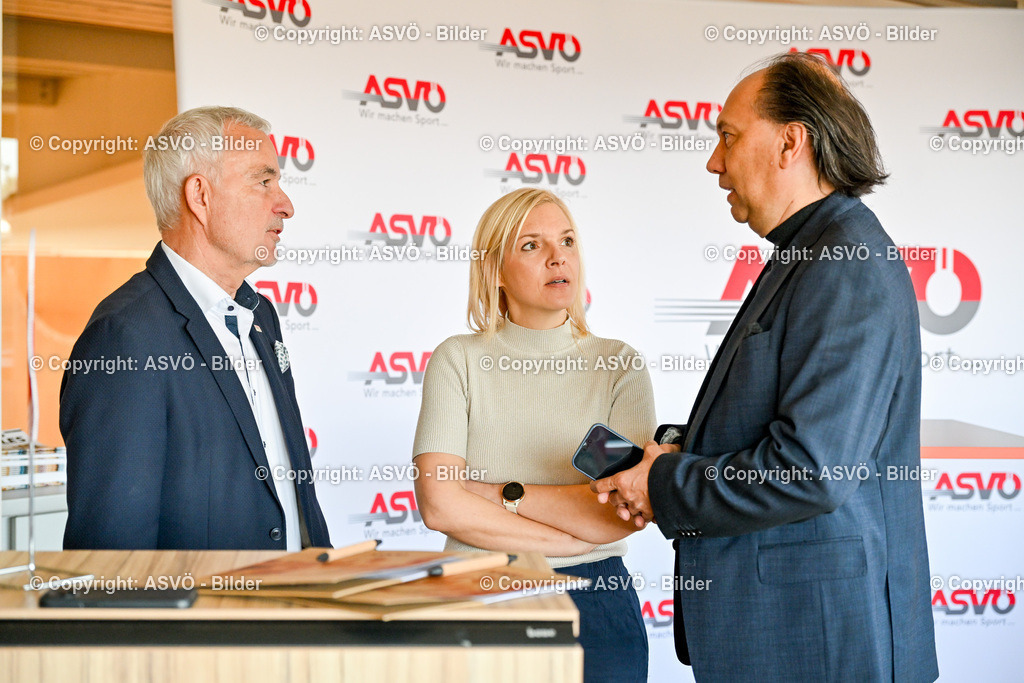 ASVÖ_ Pressekonferenz Spendentool_ 05.03.2026-6 | 05.03.2026, GRAZ, AUT, ASVÖ, Pressekonferenz Spendentool, Wie ermöglichen Spenden, im Bild Peter Reichl (Präsident ASVÖ Österreich), Willi Blecha (Generalsekretär ASVÖ Österreich), Manuela Fally (Geschäftsführerin ASVÖ Steiermark)© ASVÖ Steiermark/Dostal - Realisiert mit Pictrs.com