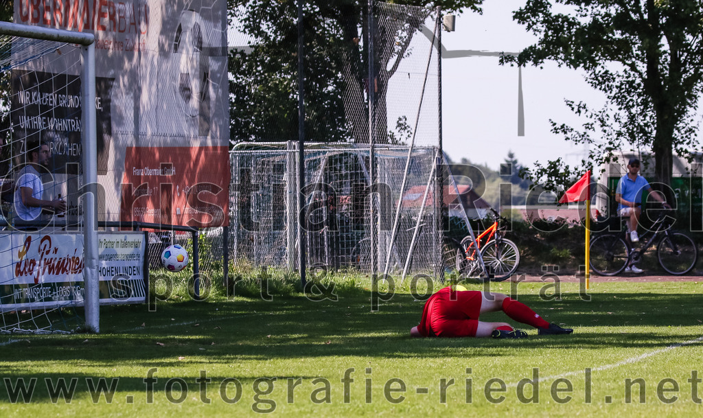 2023-08-20_019_SV_Hohenlinden_gegen_SV_Buch | Hohenlinden, Deutschland, 20.08.2023:
Fußball, A-Klasse 2023 / 2024, 1. Spieltag, SV Hohenlinden gegen SV Bruck, Endergebnis: 5:1

Tor zum 1:0 durch Manuel Fuchs (SV Hohenlinden, #9)
Torwart Simon Heiler (SV Bruck, #1)

Foto: Christian Riedel / fotografie-riedel.net