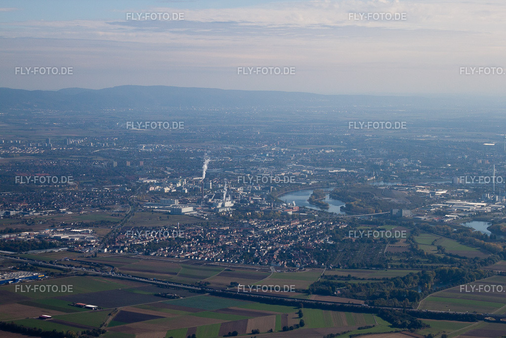 Sandhofen von Norden | Luftbild: Sandhofen von Norden im Ortsteil Sandhofen in Mannheim im Bundesland Baden-Württemberg in Deutschland. Foto: IMG_21757.jpg vom 09.10.2009 durch Werner Riehm/FLY-FOTO.de - Realisiert mit Pictrs.com