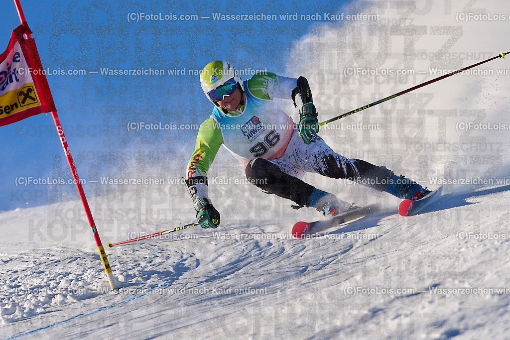 ALP4583_MASTERS-Cup_GS-A Herrn_Kolb Stefan | (C)FotoLois.com, Alois Spandl. FIS Masters-Cup Wildschönau, Giant Slalom auf der Piste Schatzberg GS, Siegerehrung auf dem Dorfplatz Niederau, Sa 13. Januar 2024.