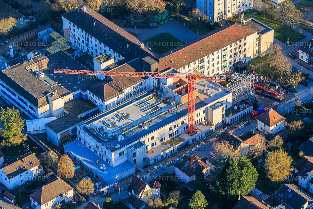 Luftbild: Baustelle zur Erweiterung der Asklepios Südpfalzklinik Kandel in Kandel im Bundesland Rheinland-Pfalz in Deutschland. Foto: IMG_153321.jpg vom 01.03.2026 durch Werner Riehm/FLY-FOTO.deAsklepios Südpfalzklinik Kandel - Asklepios Südpfalzklinik Kandel