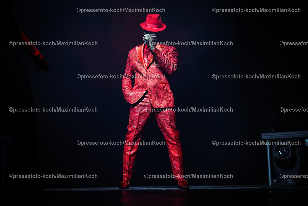 Due17062401005 | 17.06.2024, Düsseldorf, Mitsubishi Electric HALLE, Sänger NE-YO (Shaffer Chimere Smith) performt bei seinem Konzert - Champagne and Roses Tour