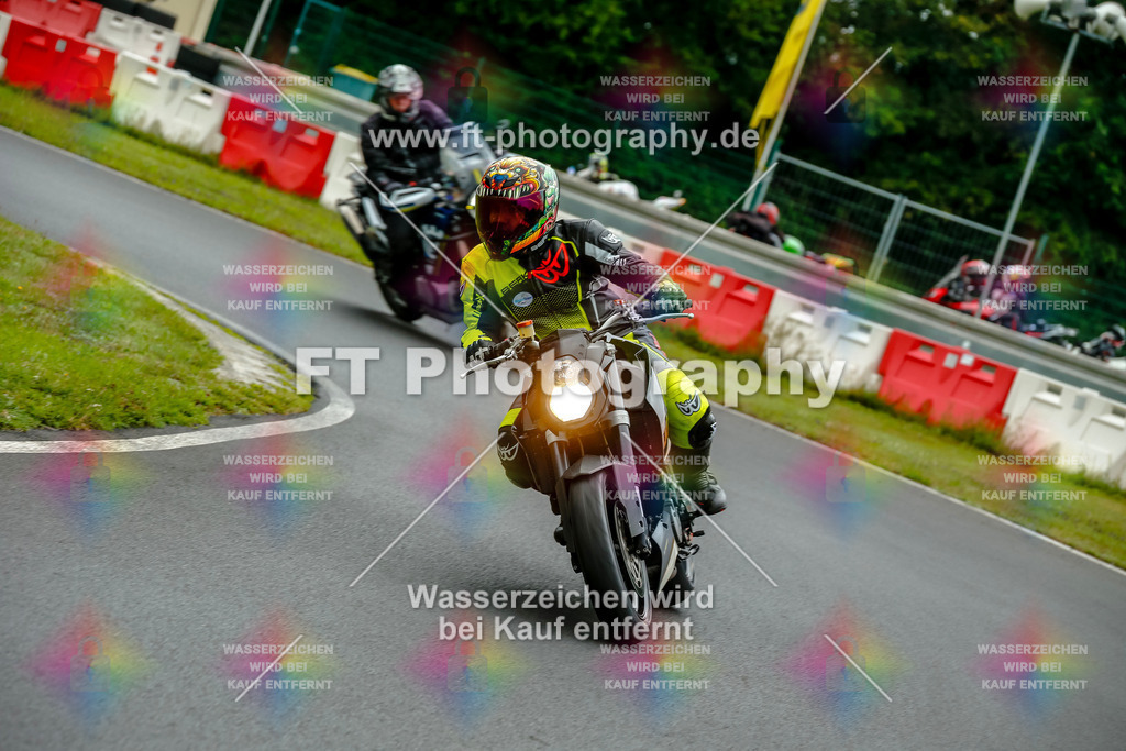 VBK-3614 | Hier findet Ihr Bilder von Touristenfahrten auf der Nürburgring Nordschleife oder von anderen Veranstaltungen die ich besucht habe. Viel Spass beim Durch Schauen 