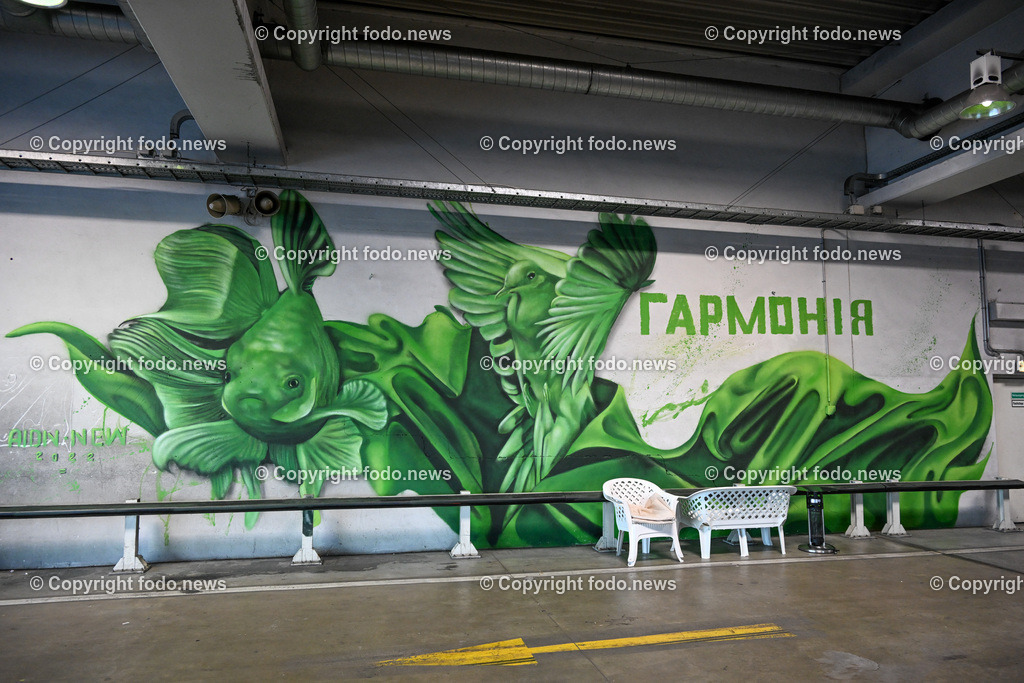 PVZ_ Postverteilerzentrum Linz_ Asylunterkunft_ 21.03.2023-10 | 21.03.20123, Postcity, PVZ, AUT, Postverteilerzentrum Linz, Asylunterkunft, im Bild Rotes Kreuz, Asylunterkunft wird geraeumt, Lager, Schlafstelle, Halle