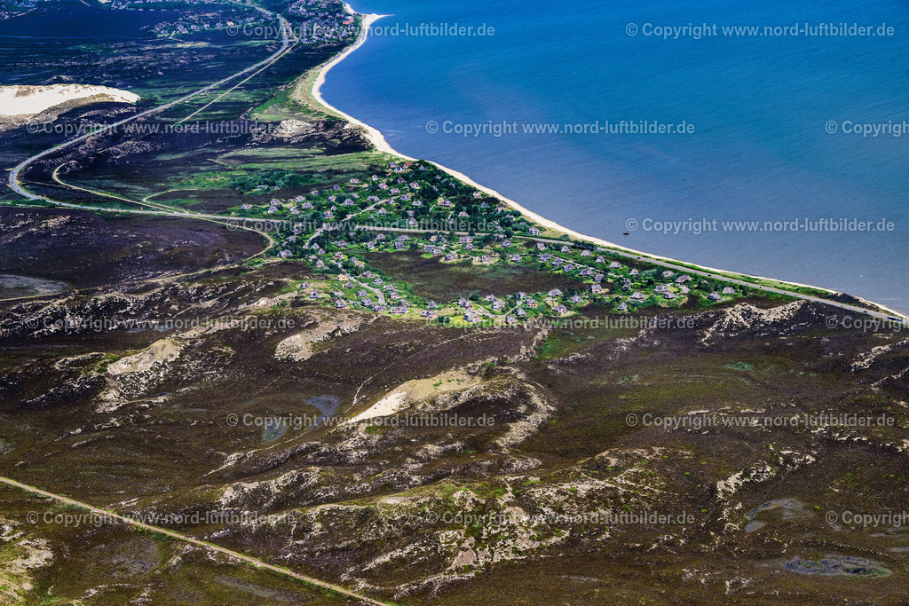 Sylt_List_Westerheide_ELS_5489130625 | LIST 13.08.2025 Ferienhaus Anlage " West Heidesiedlung " in List auf der Insel Sylt im Bundesland Schleswig-Holstein, Deutschland. // Holiday home complex " West Heidesiedlung " in List on the island of Sylt in the federal state of Schleswig-Holstein, Germany. Foto: Martin Elsen