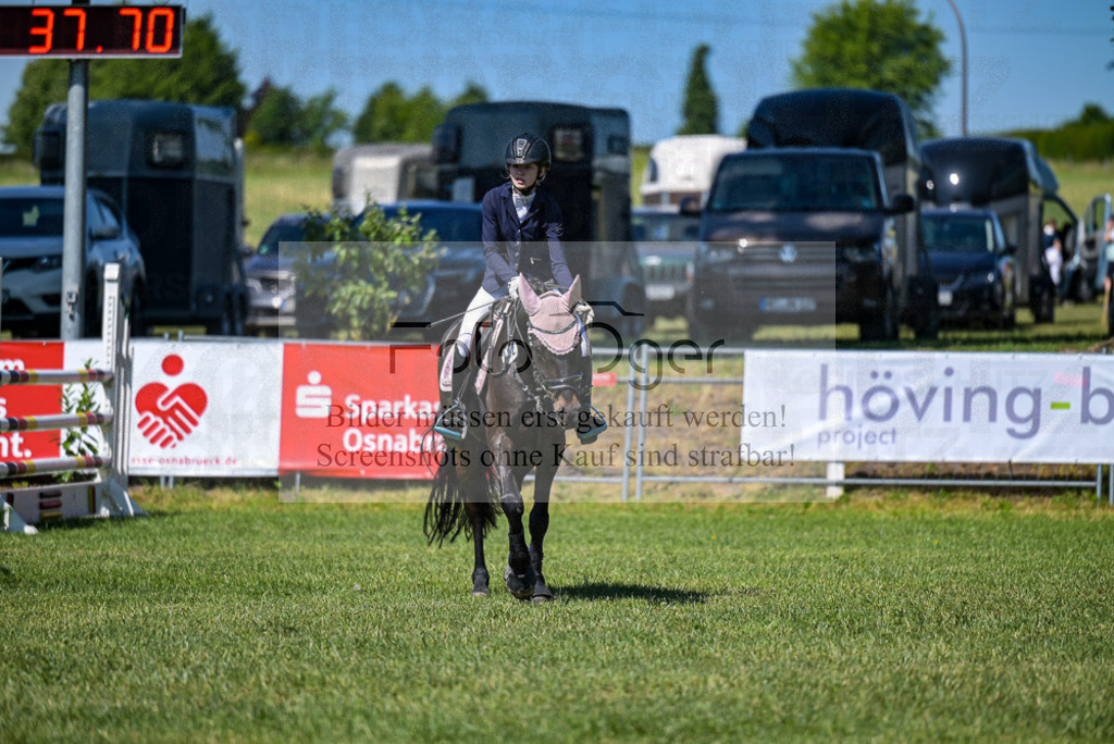 Reitturnier Voxtrup | Entdecke hochwertige Reitturnierfotos von Foto Oger. Professionell, emotional und authentisch – jetzt Lieblingsmomente im Shop bestellen.Deutschlandweite Turnierfotografie. - Realisiert mit Pictrs.com