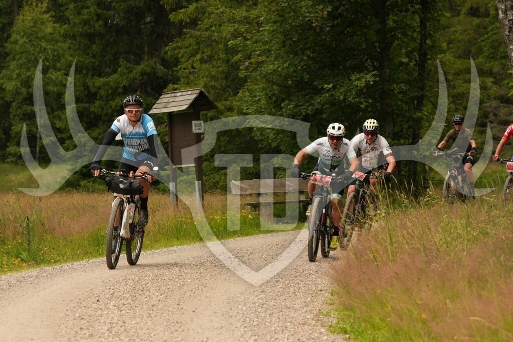 Image00164 | Fotogalerie der Treibjagd im Dunkelwald - Dein MTB Etappenrennen im Erzgebirge - Realisiert mit Pictrs.com