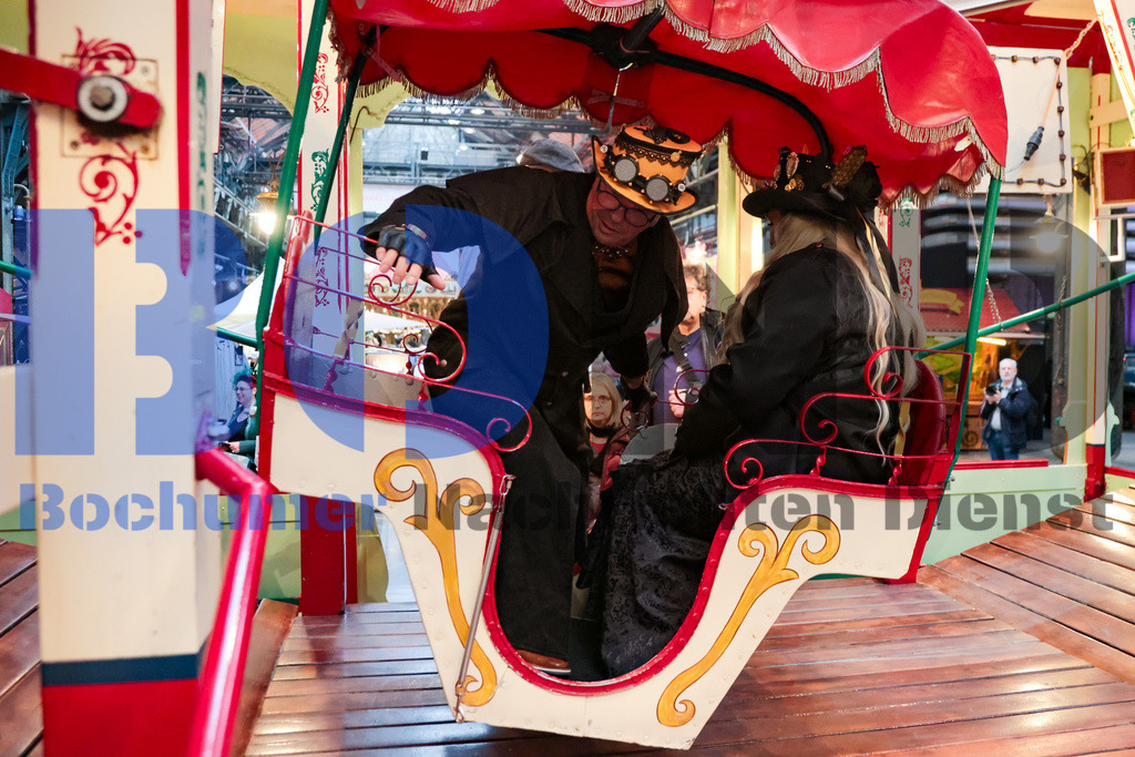 Historischer Jahrmarkt in der Jahrhunderthalle - Steampunk {date} -  | {headline}



(Foto: Sebastian Sendlak / BOND)

 - Realisiert mit Pictrs.com