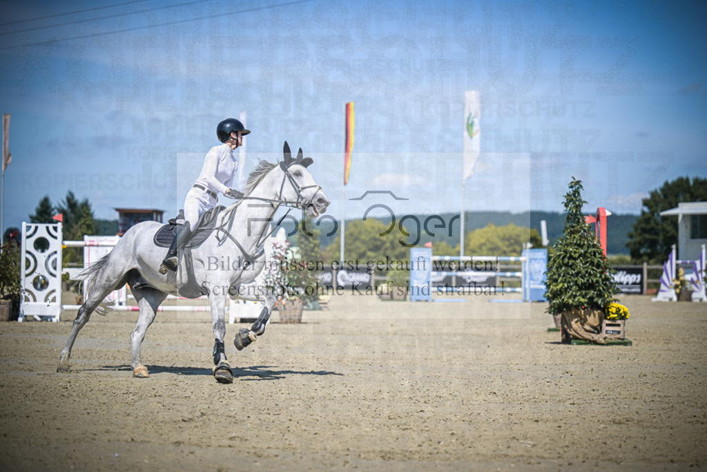 DOS_2900 | Entdecke hochwertige Reitturnierfotos von Foto Oger. Professionell, emotional und authentisch – jetzt Lieblingsmomente im Shop bestellen.Deutschlandweite Turnierfotografie. - Realisiert mit Pictrs.com