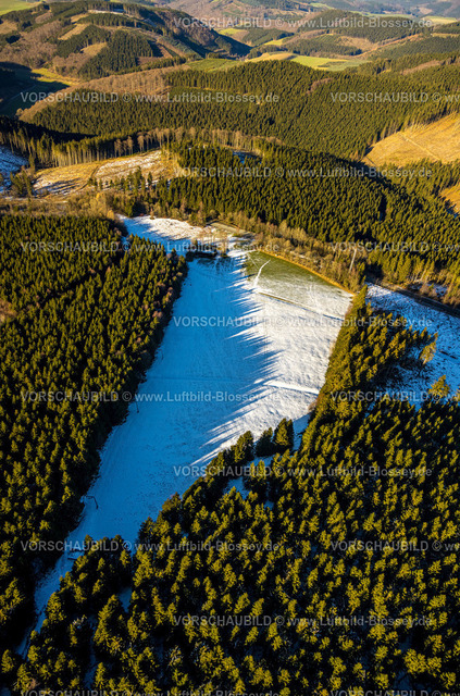 Schmallenberg230205303Oberhenneborn | Luftbild, Waldgebiet mit Schnee, Fredeburg, Schmallenberg, Sauerland, Nordrhein-Westfalen, Deutschland