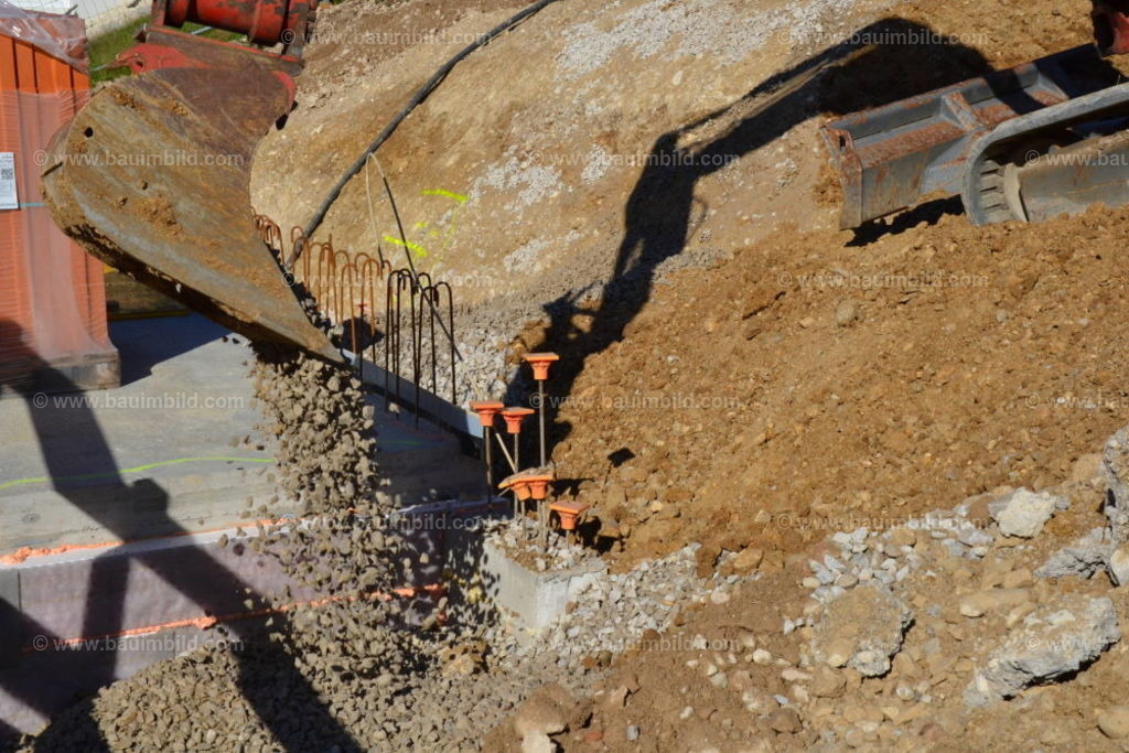 bib-lg02-erdarbeiten-0183 | Nach LV-Leistungsgruppen sortierte Detailfotos über den Bau eines Hauses. Alle Hausbau-Bilder direkt vom Urheber und Autor der Website Haus-Selber-Bauen.com