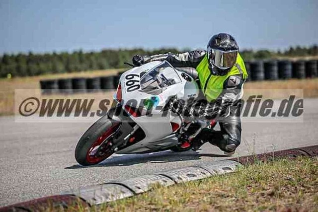 pubi5492 | Professionelle Fotos von Sportveranstaltungen, aber auch Hochzeiten und anderen Events. - Realisiert mit Pictrs.com