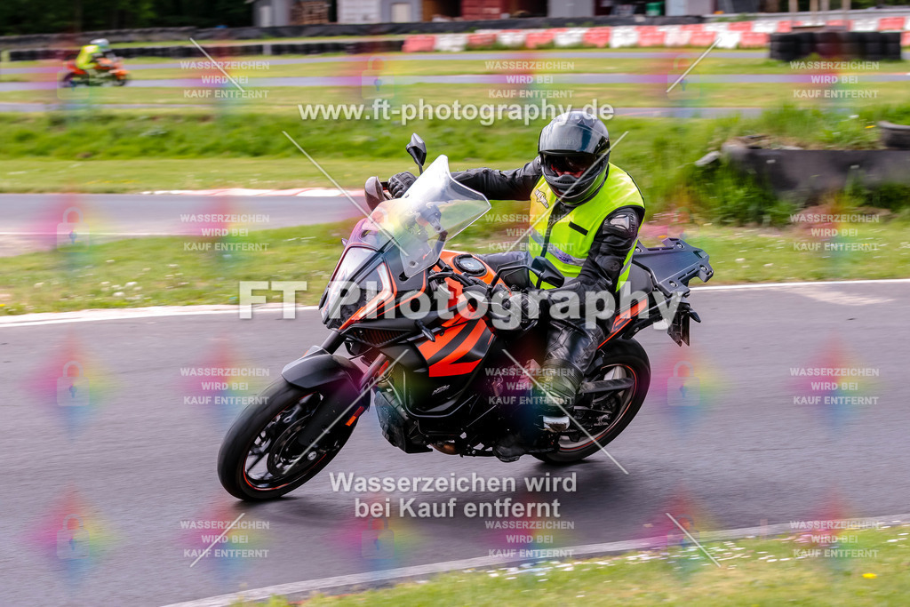 MotoTeamVBK-20941 | Hier findet Ihr Bilder von Touristenfahrten auf der Nürburgring Nordschleife oder von anderen Veranstaltungen die ich besucht habe. Viel Spass beim Durch Schauen 