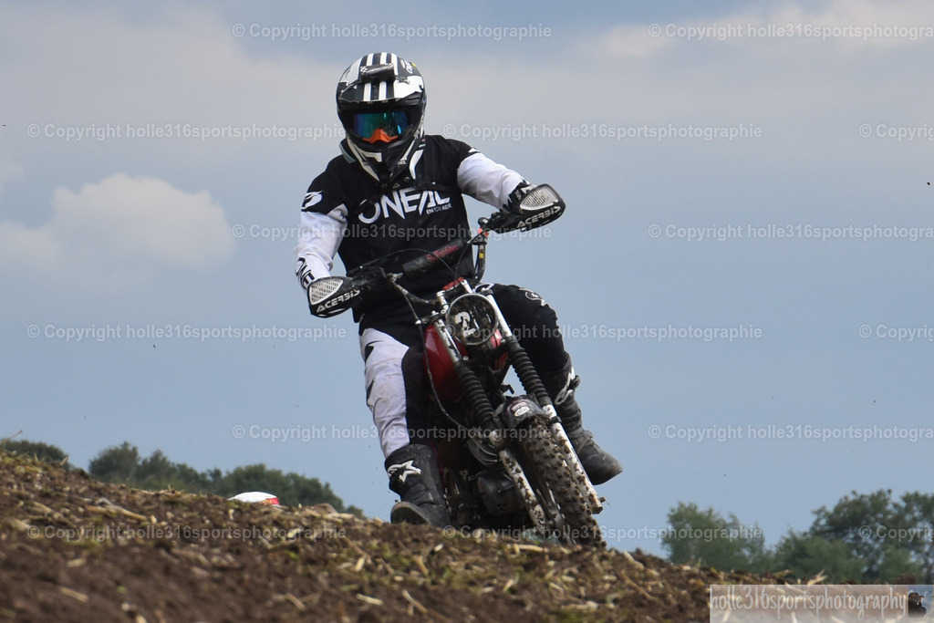 DSC_0001 (2) | Sportfotografie , Motorsport, Motoross, Reitsport, Mointainbike, Enduro,
Landschaft , Outdoor, Eventfotografie, Landschaft, Bilder online bestellen - Realisiert mit Pictrs.com