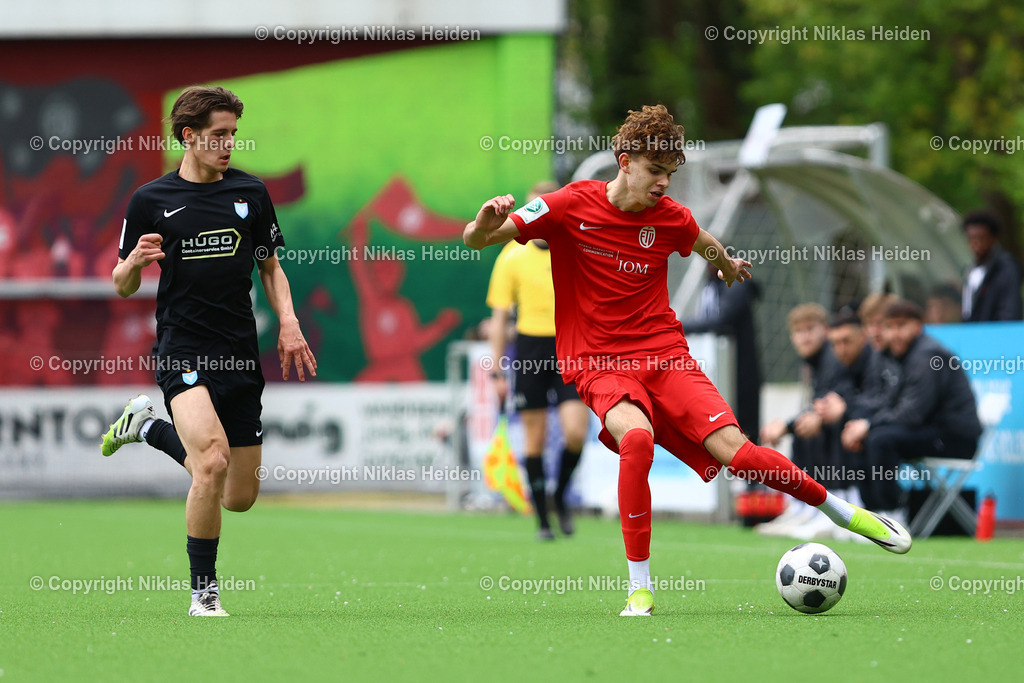 NH_EimsbüttelerTVU17_ViktoriaBerlinU17_DFBNachwuchsliga_19042026 | #20 Felix Wagner (Eimsbütteler TV U17), #20 Tom Wintels (FC Viktoria 1889 Berlin U17)Fußball I Herren I U17 DFB-Nachwuchsliga Hauptrunde Liga B, Gruppe B I Saison 2025-2026 I 10. Spieltag I Eimsbütteler TV U17 - FC Viktoria 1889 Berlin U17 I 19.04..2026 I Sportzentrum Hoheluft